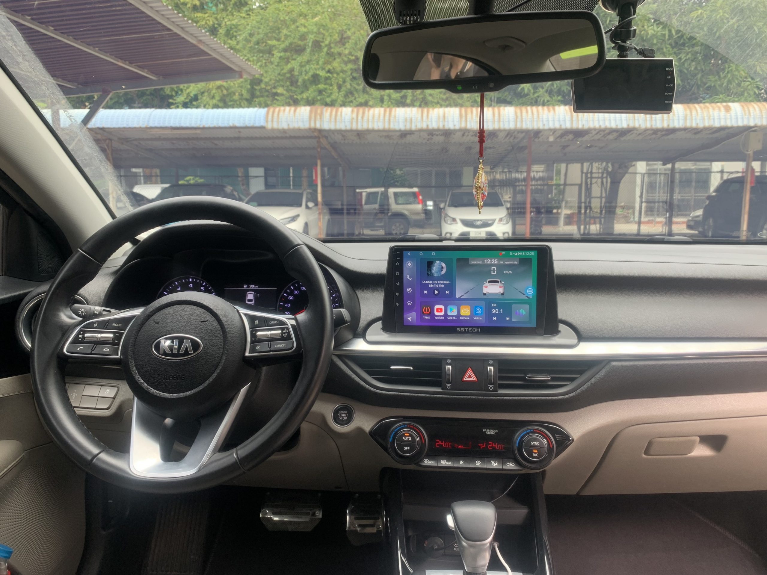 Top 10 mẫu nội thất ô tô độ đẹp cho xe hot-hatch