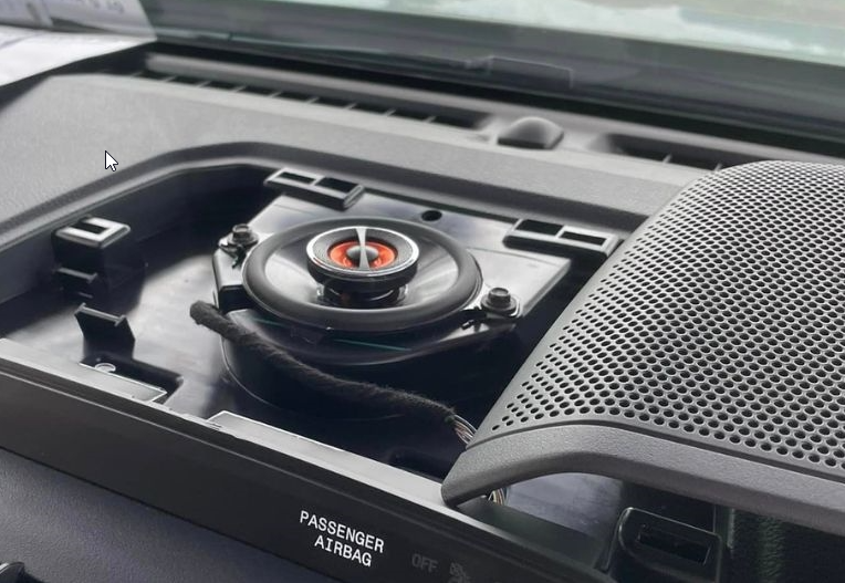 60 Giây Hiểu Về Cường Độ Âm Thanh và Cách Nâng Cấp Âm Thanh Ô Tô